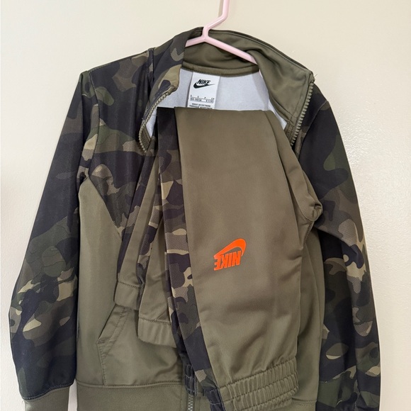Nike Kids Camo Set - Size 5 - Picture 2 of 2